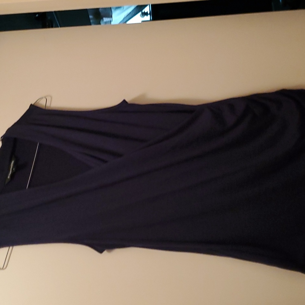V-neck sleeveless top